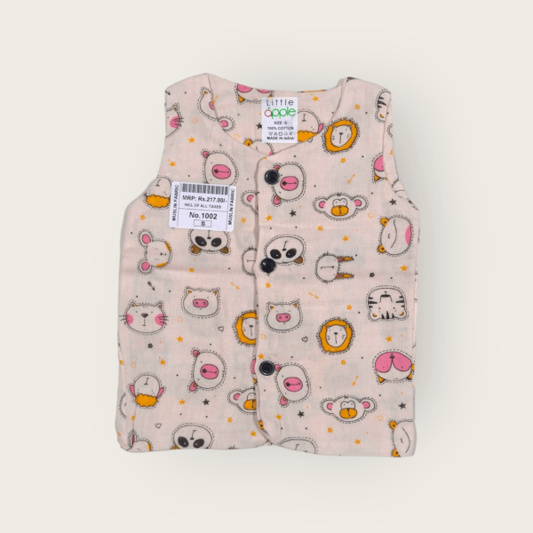 Sleeveless t-shirt for infants made of muslin jhabla fabric, soft and breathable sleeveless top for infant clothing.