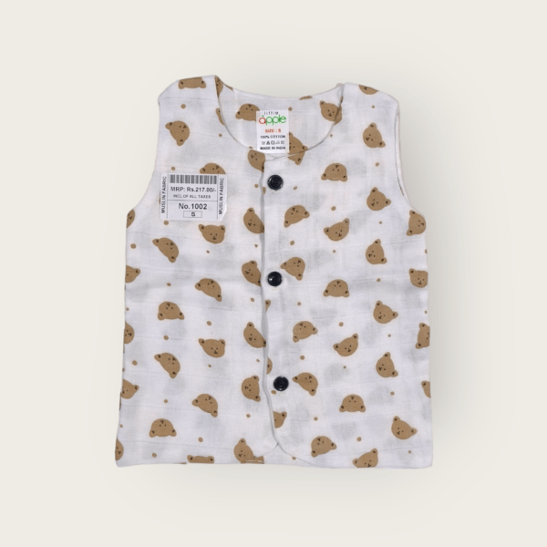 Sleeveless t-shirt for infants made of muslin jhabla fabric, soft and breathable sleeveless top for infant clothing.