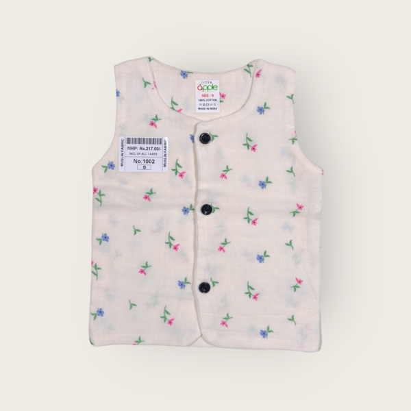 Sleeveless t-shirt for infants made of muslin jhabla fabric, soft and breathable sleeveless top for infant clothing.