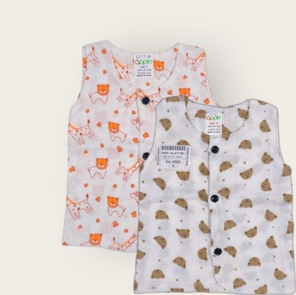 Sleeveless t-shirt for infants made of muslin jhabla fabric, soft and breathable sleeveless top for infant clothing.